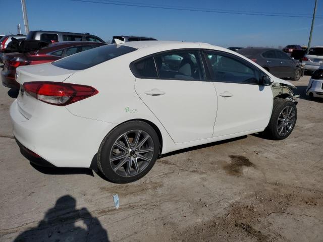 3KPFK4A79HE053371 - 2017 KIA FORTE LX WHITE photo 3