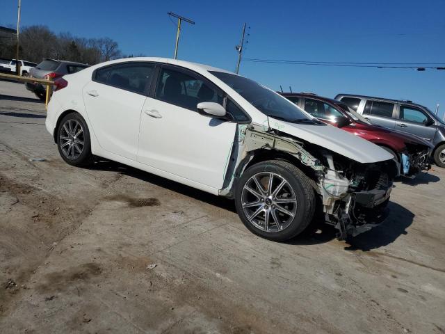 3KPFK4A79HE053371 - 2017 KIA FORTE LX WHITE photo 4