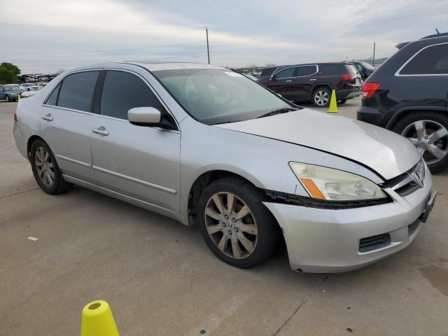 1HGCM66877A096135 - 2007 HONDA ACCORD EX SILVER photo 4