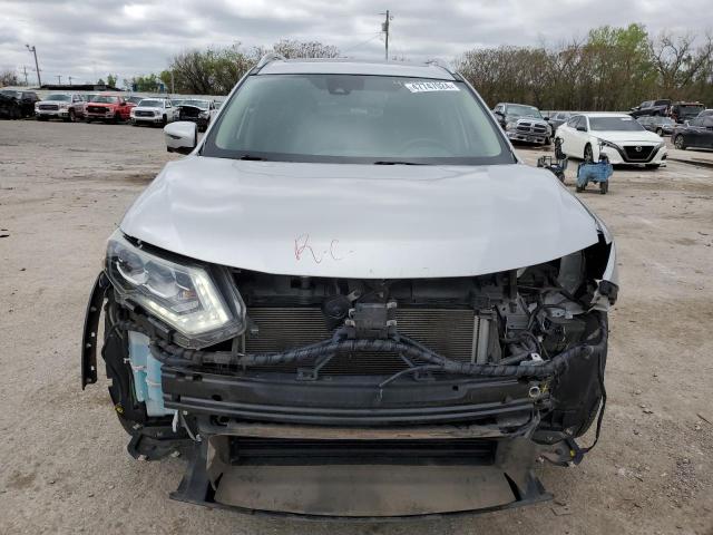 JN8AT2MT4JW458574 - 2018 NISSAN ROGUE S SILVER photo 5