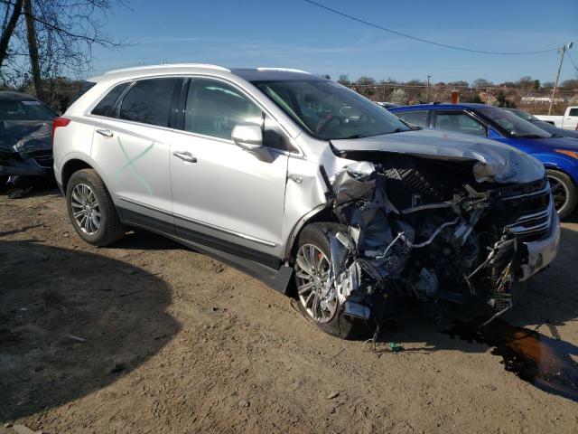 1GYKNCRS7JZ208285 - 2018 CADILLAC XT5 LUXURY SILVER photo 4