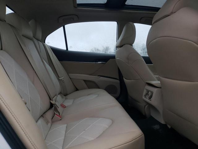4T1BZ1HK0KU507725 - 2019 TOYOTA CAMRY XSE WHITE photo 10