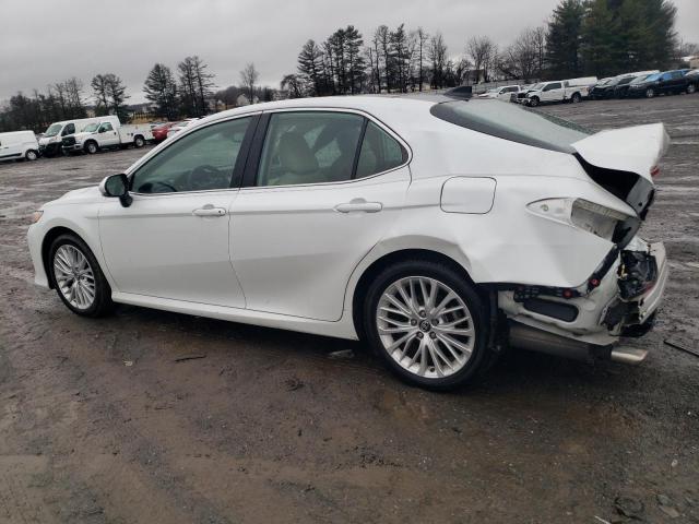4T1BZ1HK0KU507725 - 2019 TOYOTA CAMRY XSE WHITE photo 2
