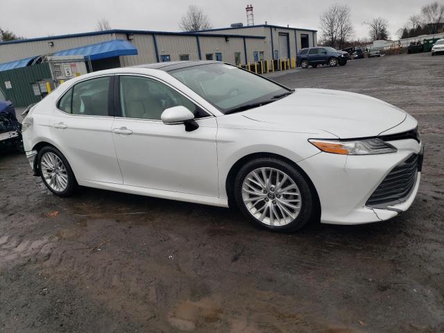 4T1BZ1HK0KU507725 - 2019 TOYOTA CAMRY XSE WHITE photo 4