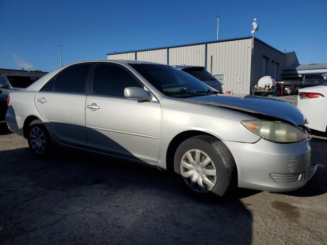 4T1BE32K65U039942 - 2005 TOYOTA CAMRY LE SILVER photo 4