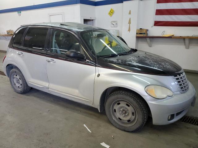 3A4GY5F93AT212559 - 2010 CHRYSLER PT CRUISER SILVER photo 4