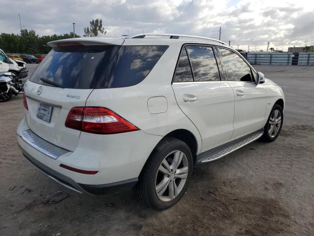 4JGDA5HB3CA030203 - 2012 MERCEDES-BENZ ML 350 4MATIC WHITE photo 3