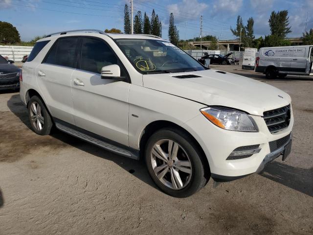 4JGDA5HB3CA030203 - 2012 MERCEDES-BENZ ML 350 4MATIC WHITE photo 4