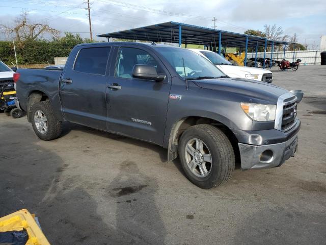 5TFEY5F13BX102253 - 2011 TOYOTA TUNDRA CREWMAX SR5 CHARCOAL photo 4