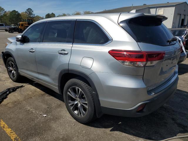 5TDZZRFH8JS284815 - 2018 TOYOTA HIGHLANDER LE SILVER photo 2