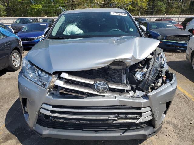 5TDZZRFH8JS284815 - 2018 TOYOTA HIGHLANDER LE SILVER photo 5