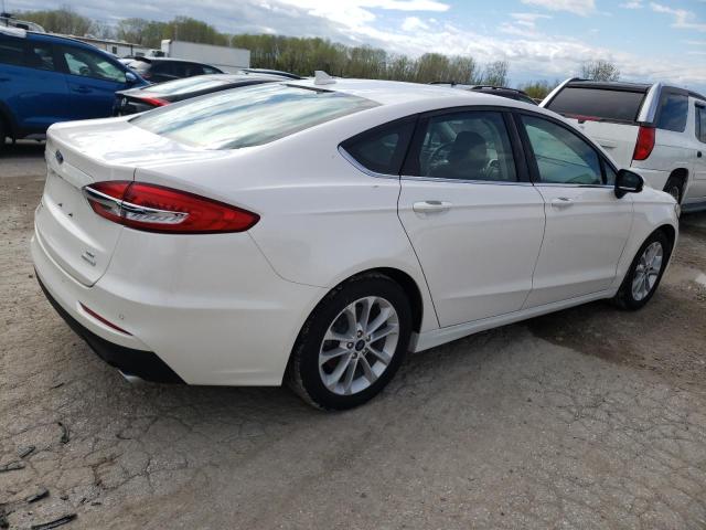 3FA6P0HD2LR164020 - 2020 FORD FUSION SE WHITE photo 3