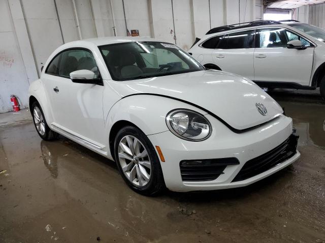 3VWF17AT6HM621077 - 2017 VOLKSWAGEN BEETLE 1.8T WHITE photo 4