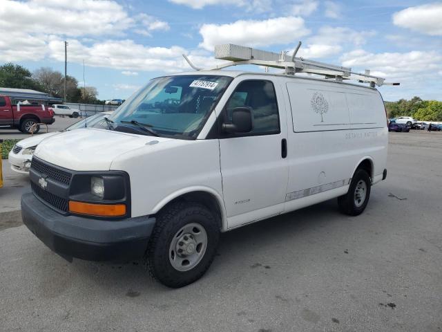 1GCGG25V061243577 - 2006 CHEVROLET EXPRESS G2 WHITE photo 1