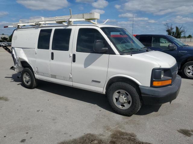 1GCGG25V061243577 - 2006 CHEVROLET EXPRESS G2 WHITE photo 4