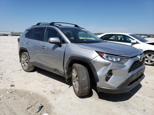 2T3C1RFV1MC137646 - 2021 TOYOTA RAV4 XLE PREMIUM SILVER photo 4