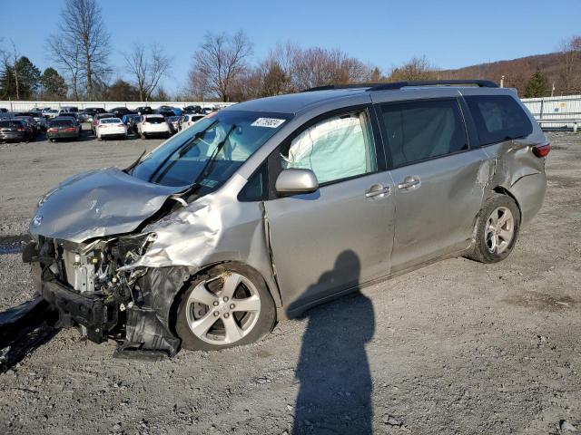 5TDKZ3DC2HS772576 - 2017 TOYOTA SIENNA LE TAN photo 1