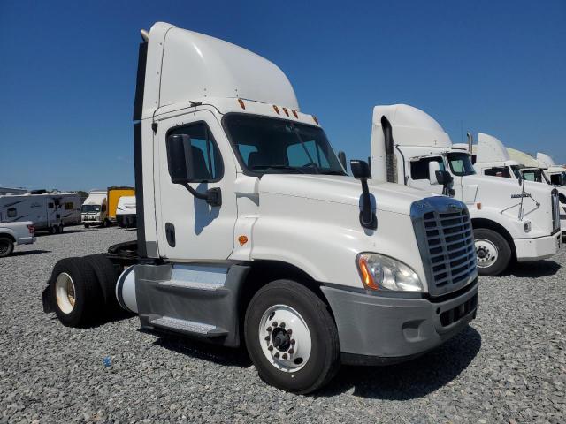 2016 FREIGHTLINER CASCADIA 1, null