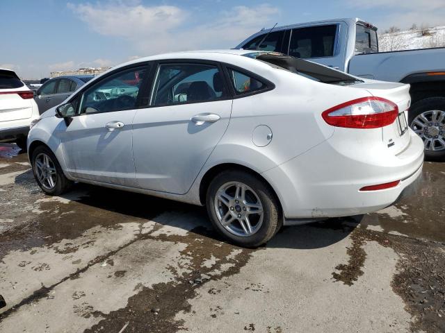 3FADP4BJ9HM171600 - 2017 FORD FIESTA SE WHITE photo 2