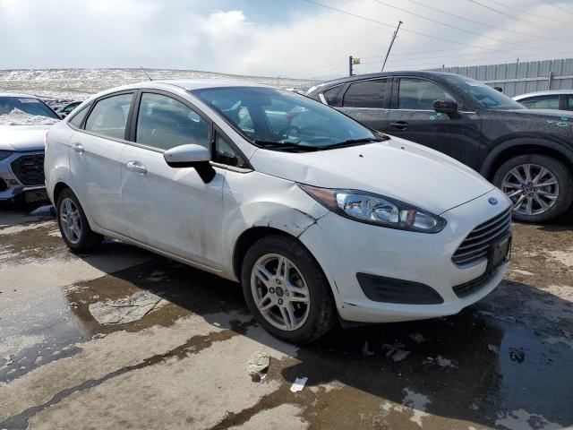 3FADP4BJ9HM171600 - 2017 FORD FIESTA SE WHITE photo 4