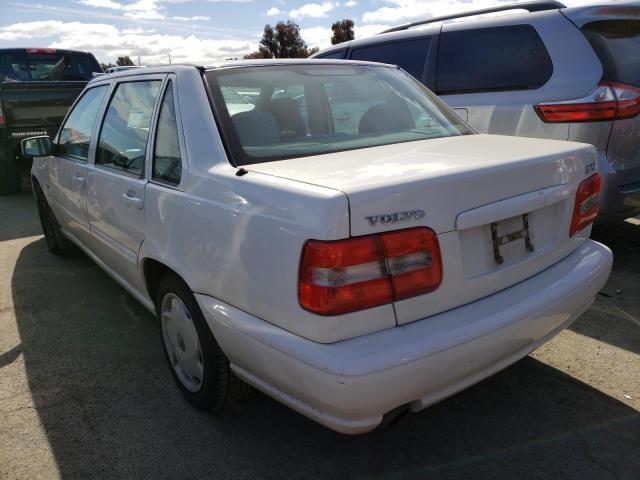 YV1LS5540W1437400 - 1998 VOLVO S70 WHITE photo 2