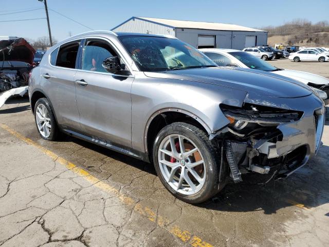 ZASPAKBN8K7C29527 - 2019 ALFA ROMEO STELVIO TI GRAY photo 4