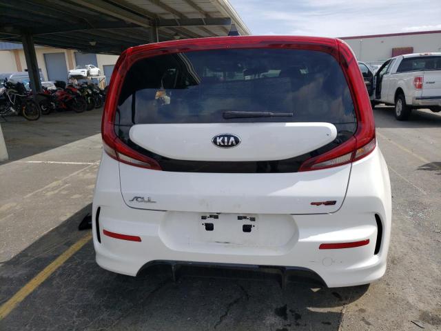 KNDJ63AUXL7052981 - 2020 KIA SOUL GT LINE WHITE photo 6