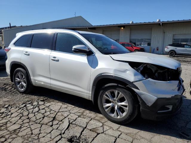 5TDJKRFH1FS111906 - 2015 TOYOTA HIGHLANDER XLE WHITE photo 4
