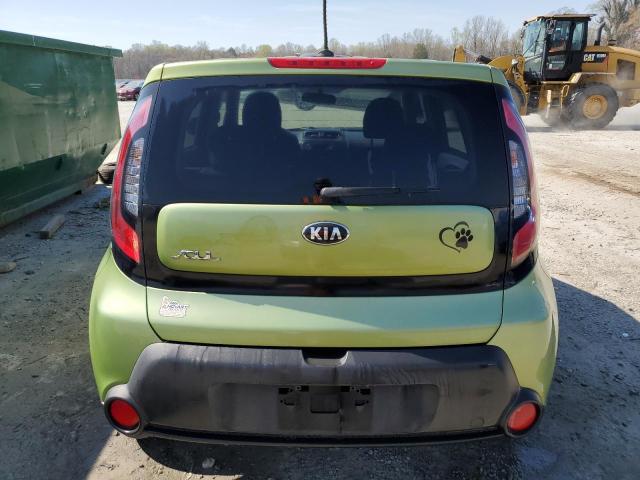 KNDJN2A29F7779044 - 2015 KIA SOUL GREEN photo 6