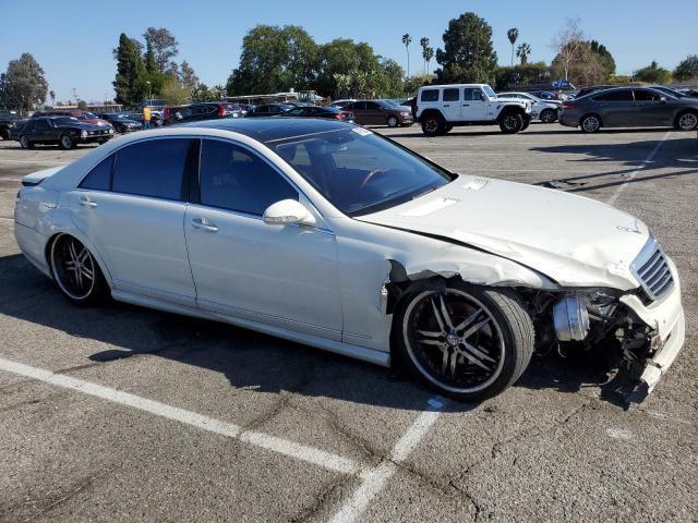 WDDNG71XX8A151736 - 2008 MERCEDES-BENZ S 550 WHITE photo 4