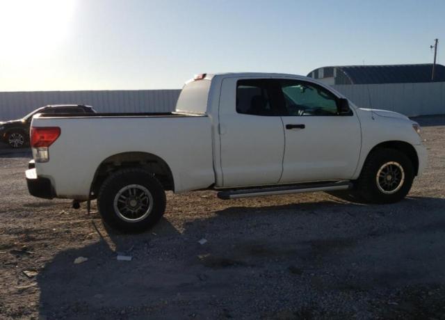 5TFUW5F18BX166984 - 2011 TOYOTA TUNDRA DOUBLE CAB SR5 WHITE photo 3