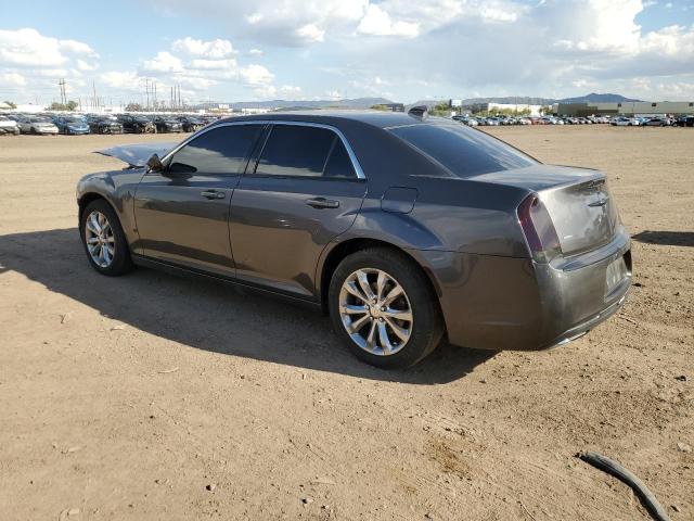 2C3CCARG4HH538870 - 2017 CHRYSLER 300 LIMITED GRAY photo 2