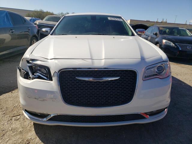 2C3CCAEG3GH320567 - 2016 CHRYSLER 300C WHITE photo 5