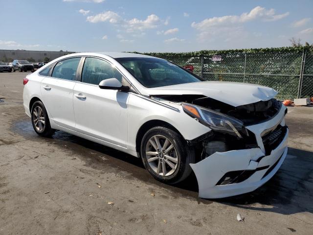 5NPE24AF5GH355625 - 2016 HYUNDAI SONATA SE WHITE photo 4