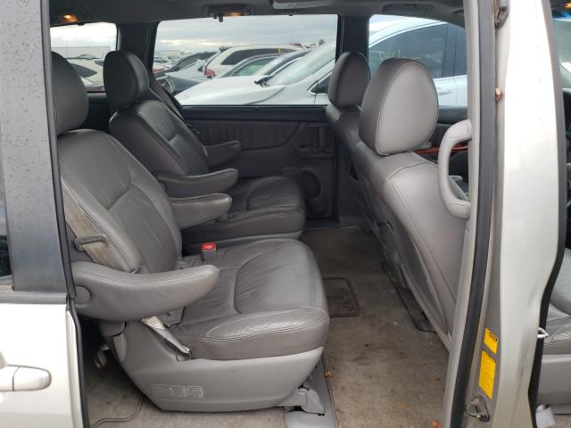 5TDYK4CC9AS323553 - 2010 TOYOTA SIENNA XLE SILVER photo 6