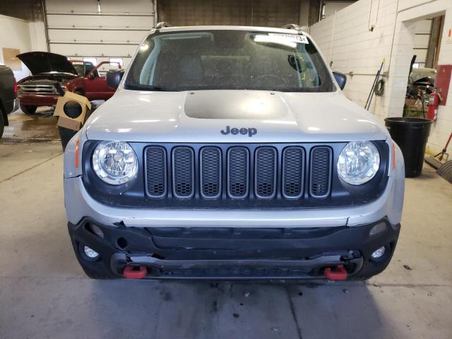 ZACCJBCB8JPG81992 - 2018 JEEP RENEGADE TRAILHAWK SILVER photo 5