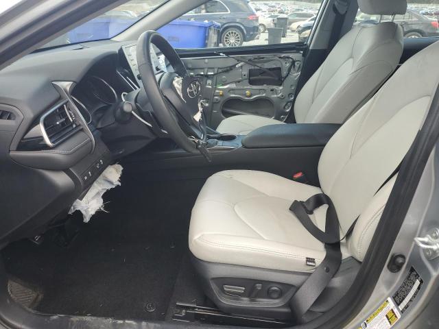 4T1T11AK5PU833100 - 2023 TOYOTA CAMRY SE NIGHT SHADE SILVER photo 7