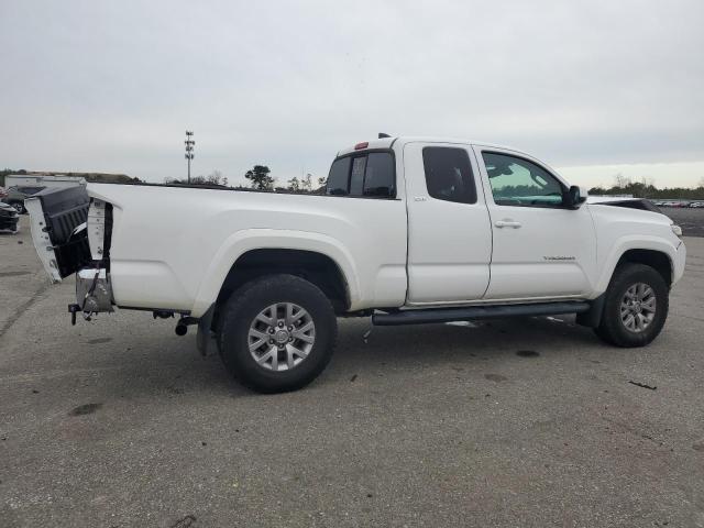 5TFSZ5AN4JX160087 - 2018 TOYOTA TACOMA ACCESS CAB WHITE photo 3