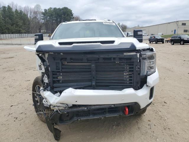 1GT49PEY7MF178103 - 2021 GMC SIERRA K2500 AT4 WHITE photo 5