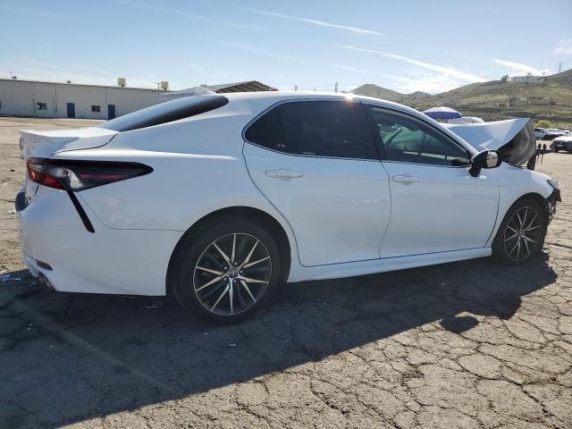 4T1G11AK8PU118362 - 2023 TOYOTA CAMRY SE NIGHT SHADE WHITE photo 3