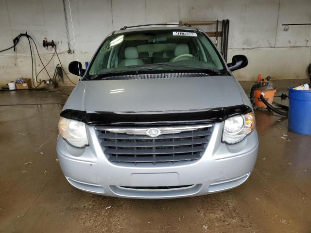 2A4GP54L76R688082 - 2006 CHRYSLER TOWN & COU TOURING 银色 照片 5