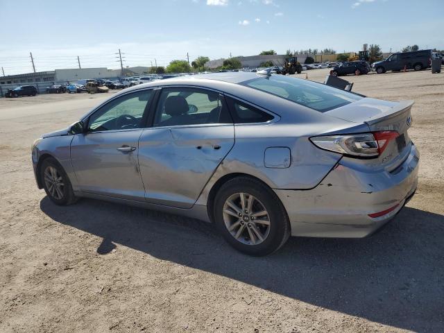 5NPE24AF7FH082685 - 2015 HYUNDAI SONATA SE GRAY photo 2