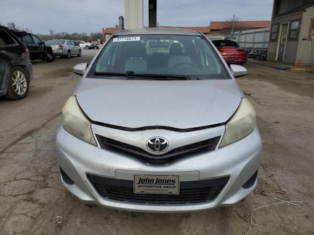 JTDKTUD3XDD543009 - 2013 TOYOTA YARIS SILVER photo 5