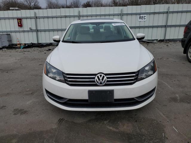 1VWBP7A39DC010159 - 2013 VOLKSWAGEN PASSAT SE WHITE photo 5