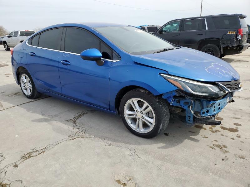 1G1BE5SMXJ7240844 - 2018 CHEVROLET CRUZE LT BLUE photo 4