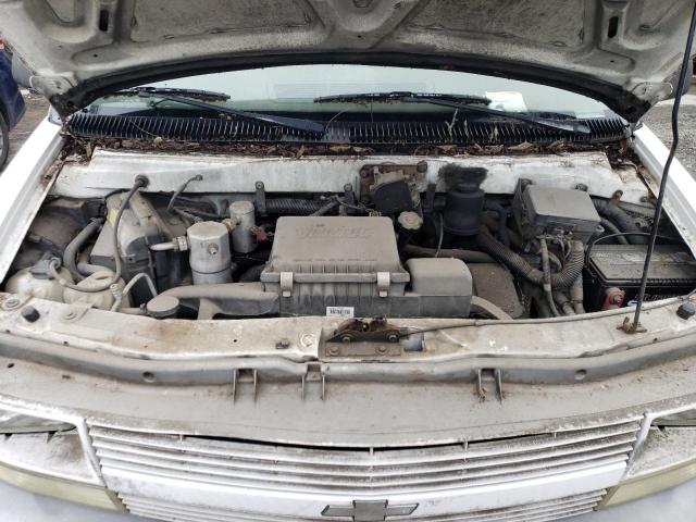 1GCDM19W21B151561 - 2001 CHEVROLET ASTRO CARG WHITE photo 11