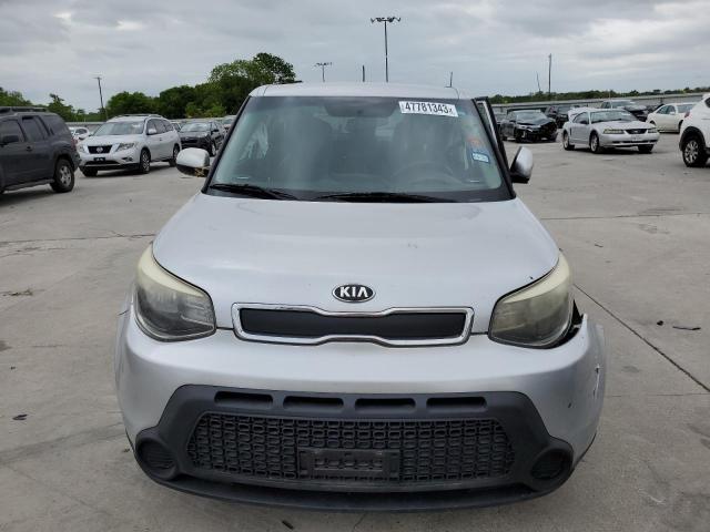 KNDJN2A24F7750907 - 2015 KIA SOUL SILVER photo 5