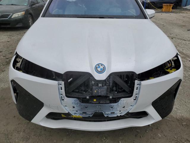 WB523CF09SCU44676 - 2025 BMW IX XDRIVE50 WHITE photo 12
