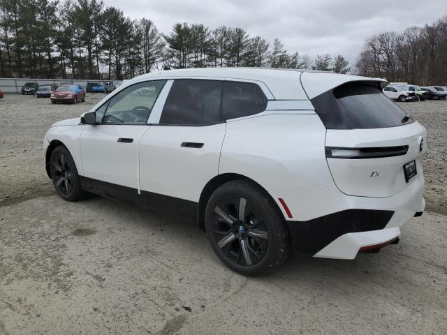 WB523CF09SCU44676 - 2025 BMW IX XDRIVE50 WHITE photo 2