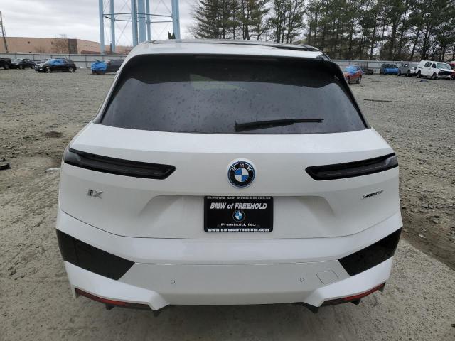 WB523CF09SCU44676 - 2025 BMW IX XDRIVE50 WHITE photo 6